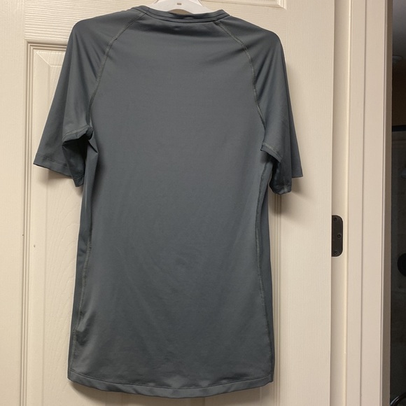 Nike Pro dri fit tee shirt, gray. Size small - Picture 6 of 8